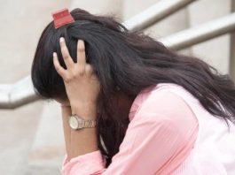 মানিকগঞ্জে বিউটি পার্লারের আড়ালে দেহব্যবসার অভিযোগ, তরুণী নির্যাতন ও চুল কেটে দেওয়ার ঘটনায় মামলা