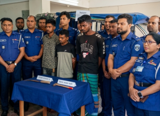 মানিকগঞ্জে অটোচালককে গলা কেটে হত্যা: নেশার টাকার জন্য বন্ধুদের হাতে খুন, গ্রেপ্তার ৩